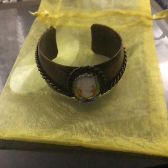 NWT CAMEO VINTAGE CUFF ๐ฅ๐ฅ๐ฅ๐ฅ - Picture 5 of 6